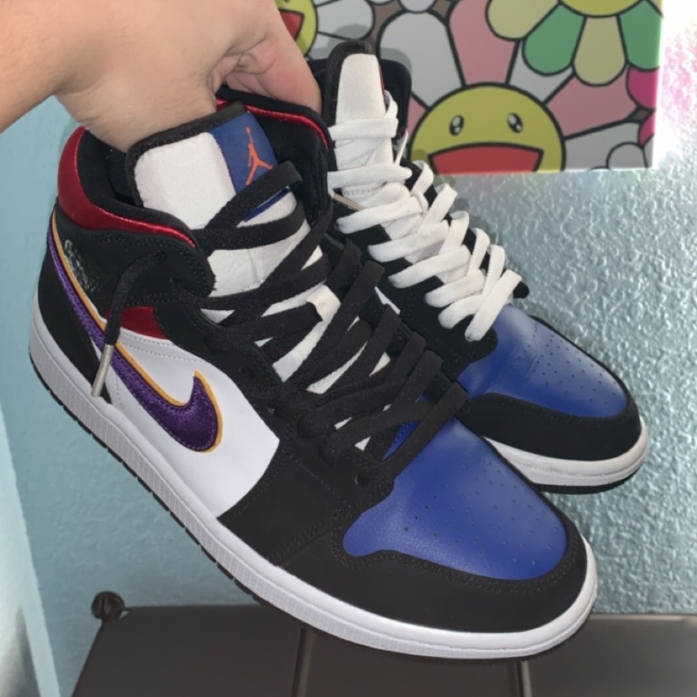 Jordan 1 Mid